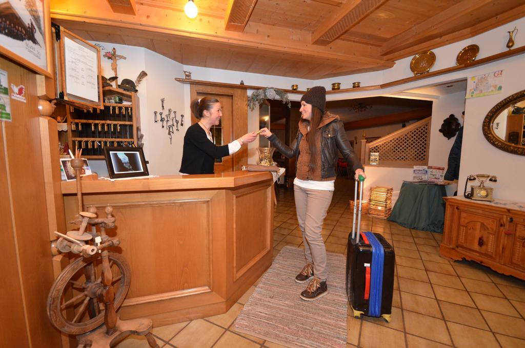 Hotel Albe Рока Пиеторе Екстериор снимка