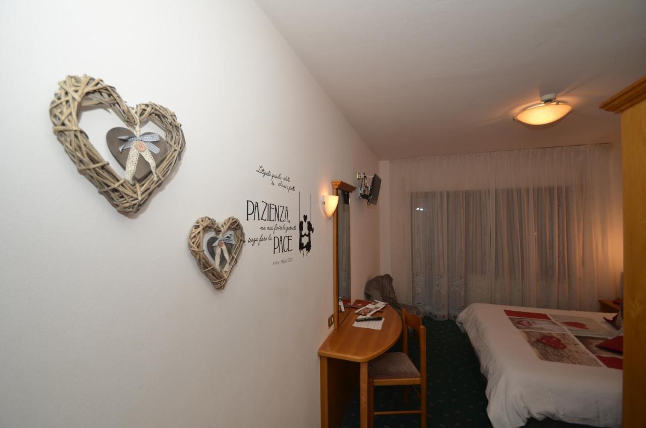 Hotel Albe Рока Пиеторе Екстериор снимка